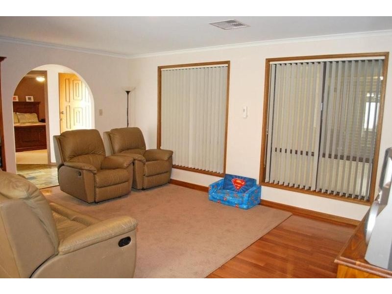 8 Hesperus Street, Hallett Cove SA 5158