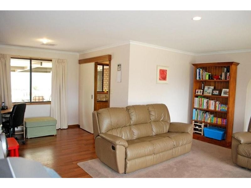 8 Hesperus Street, Hallett Cove SA 5158