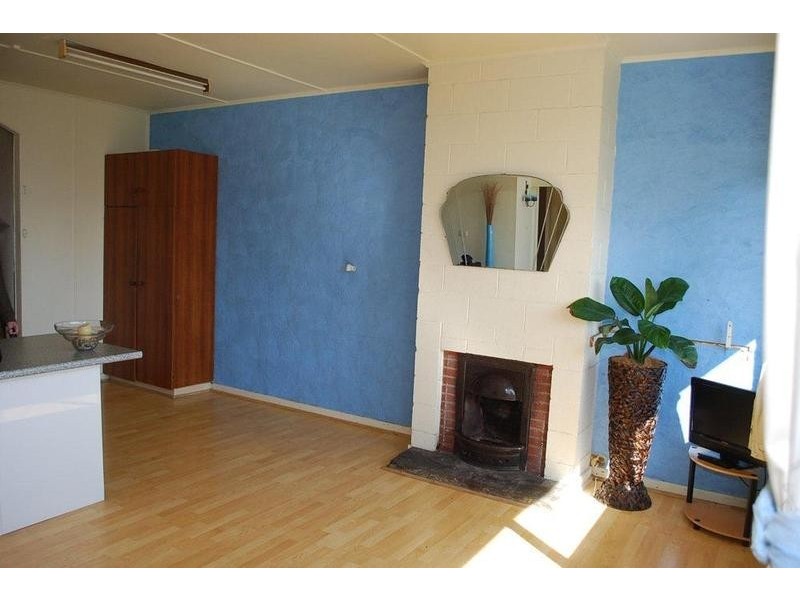 18 Neville Avenue, Christies Beach SA 5165