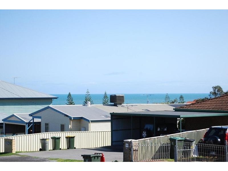 18 Neville Avenue, Christies Beach SA 5165
