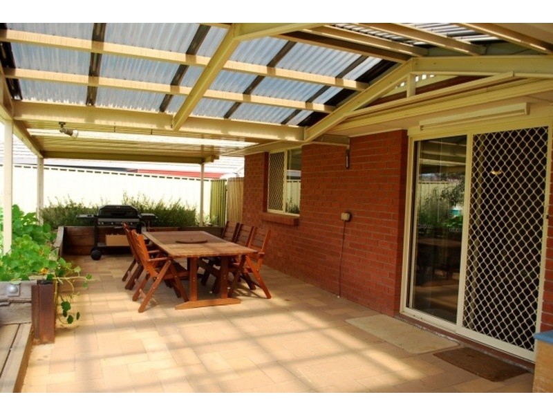 16 Thaxted Court, Morphett Vale SA 5162