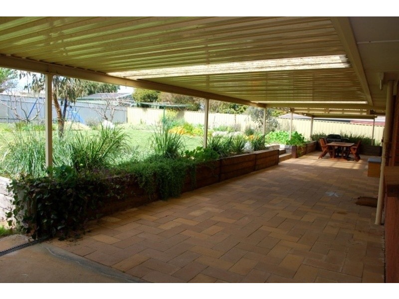 16 Thaxted Court, Morphett Vale SA 5162
