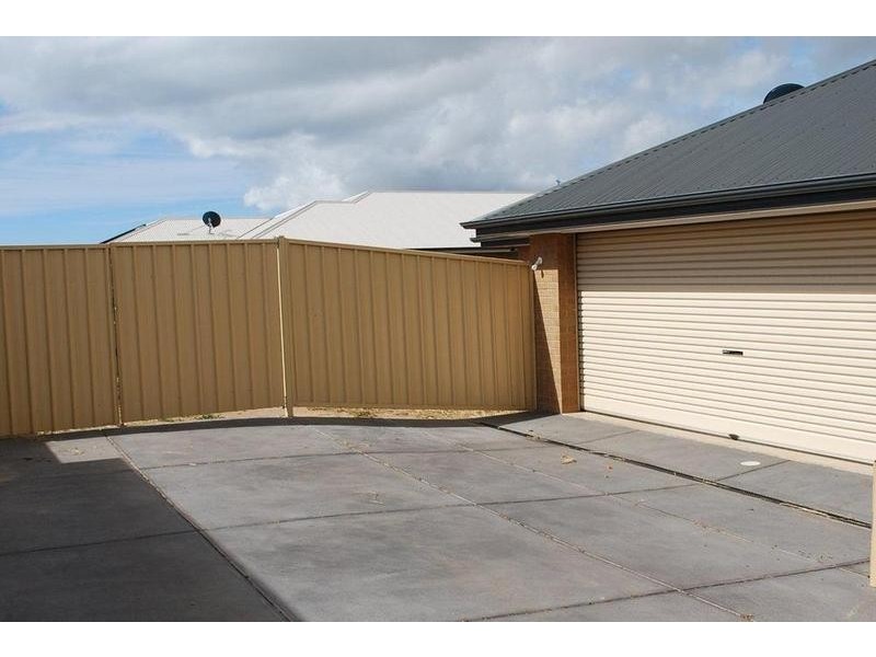 64 Nicholl Avenue, Aldinga Beach SA 5173