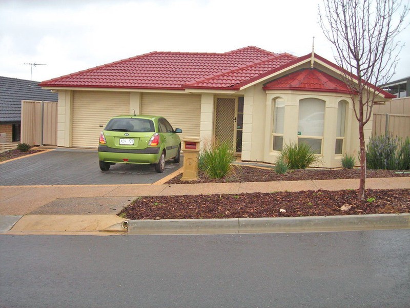 11 Fuschia Street, Huntfield Heights SA 5163