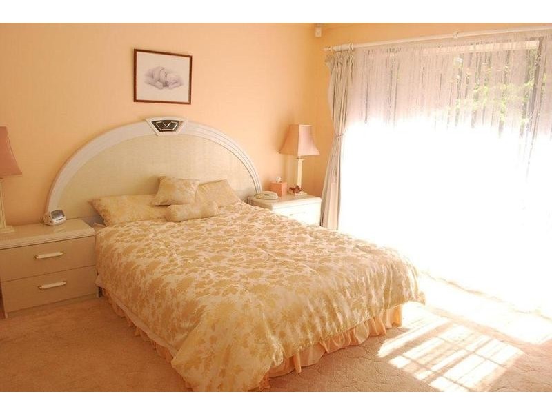 38 Horseshoe Drive, Woodcroft SA 5162