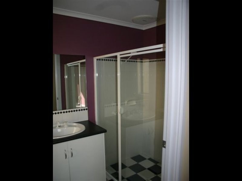 8 Light Place, Mount Compass SA 5210