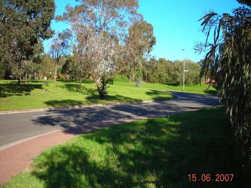 1 Gundowringa Avenue, Happy Valley SA 5159