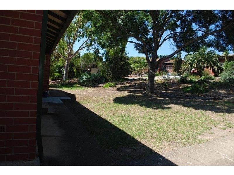 5 Giles Court, Christie Downs SA 5164