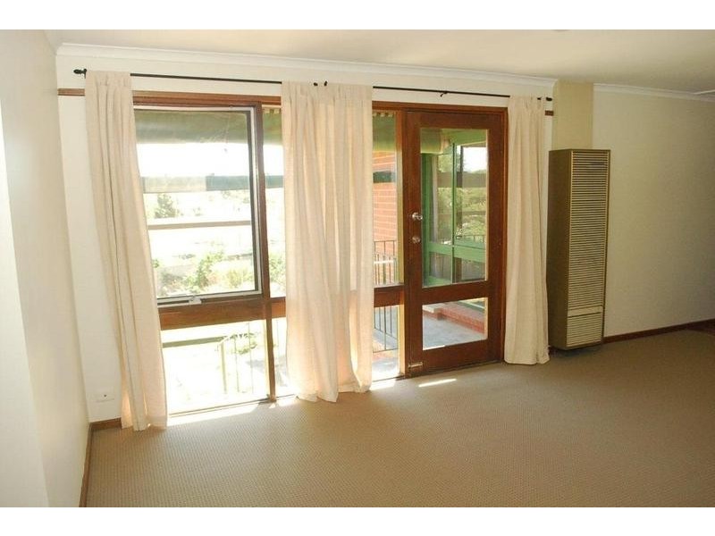 5 Giles Court, Christie Downs SA 5164