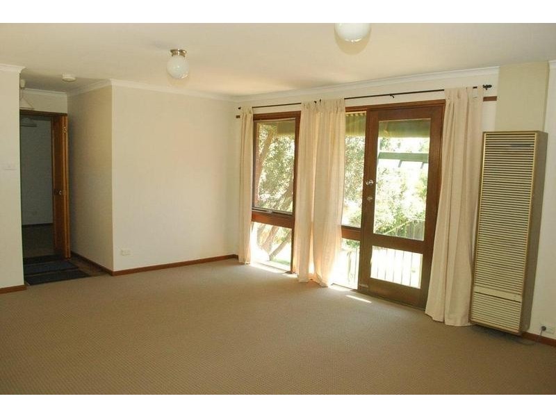 5 Giles Court, Christie Downs SA 5164