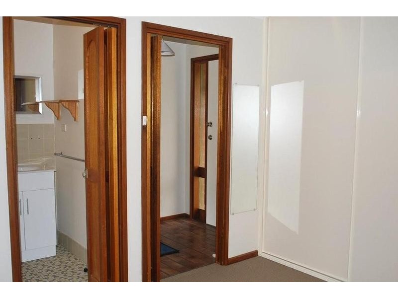 5 Giles Court, Christie Downs SA 5164