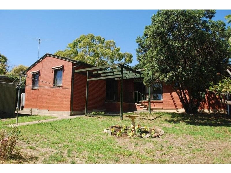 5 Giles Court, Christie Downs SA 5164