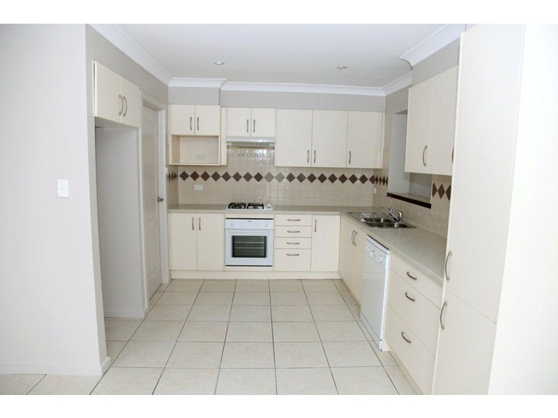 10 Liza Road, Happy Valley SA 5159