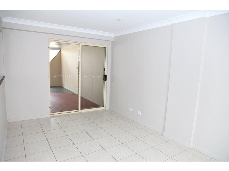 10 Liza Road, Happy Valley SA 5159