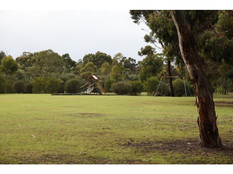 10 Liza Road, Happy Valley SA 5159