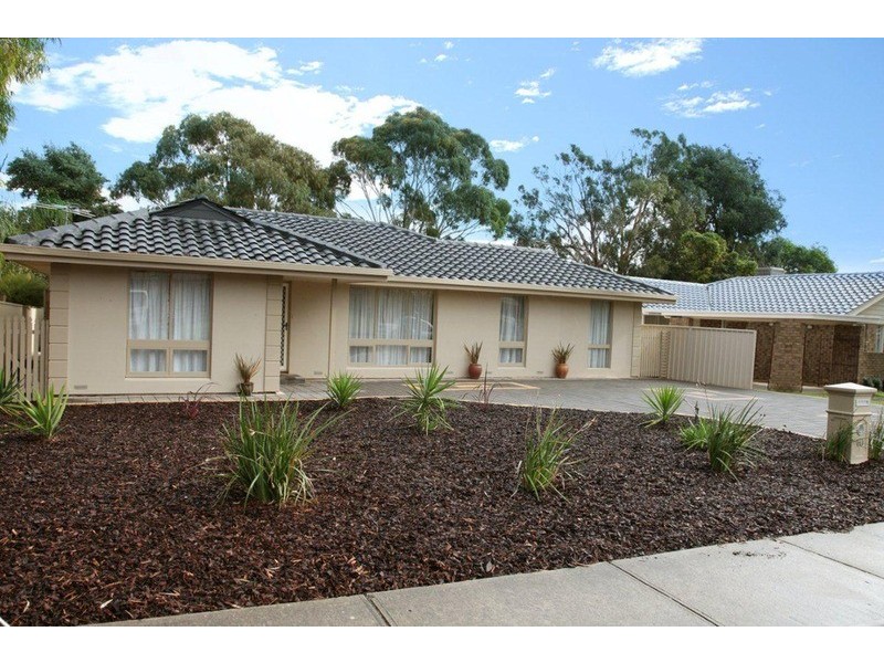 10 Liza Road, Happy Valley SA 5159