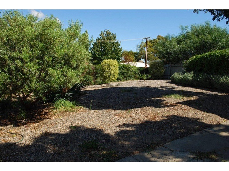 15 Saphire Road, Morphett Vale SA 5162