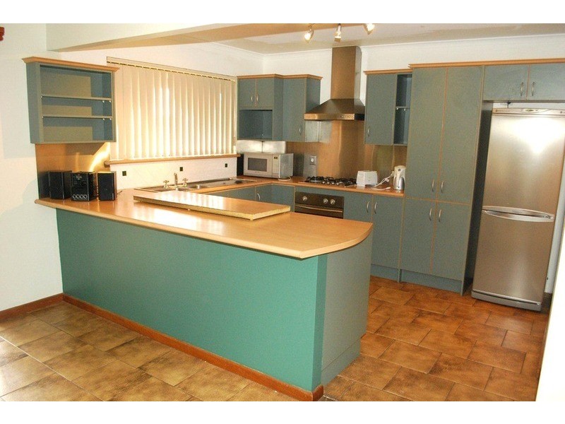 1 Clarke Crescent, Huntfield Heights SA 5163