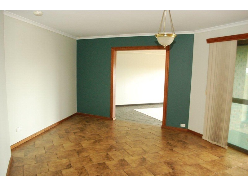 1 Clarke Crescent, Huntfield Heights SA 5163