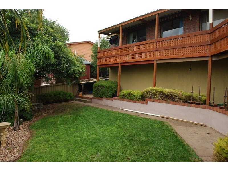 1 Clarke Crescent, Huntfield Heights SA 5163