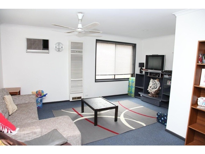 34 Heysen Drive, Trott Park SA 5158