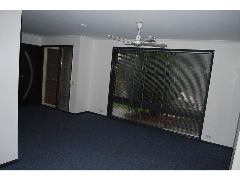 34 Heysen Drive, Trott Park SA 5158