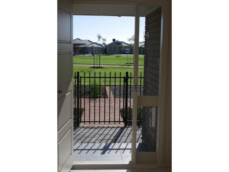 10 Silver Lane, Seaford Meadows SA 5169