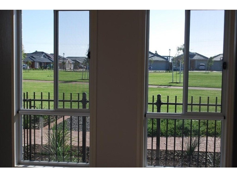 10 Silver Lane, Seaford Meadows SA 5169
