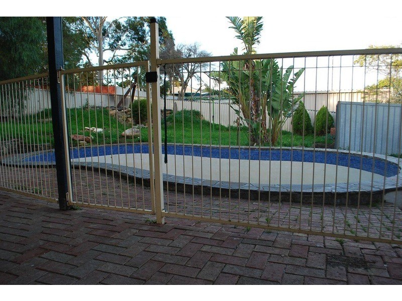 12 Passmore Avenue, Port Noarlunga SA 5167