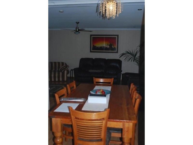 1 Hyacinth Crescent, Christie Downs SA 5164