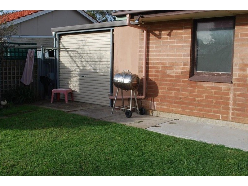 1 Hyacinth Crescent, Christie Downs SA 5164