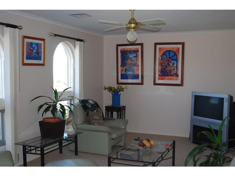 33 Roopena Street, O’sullivan Beach SA 5166