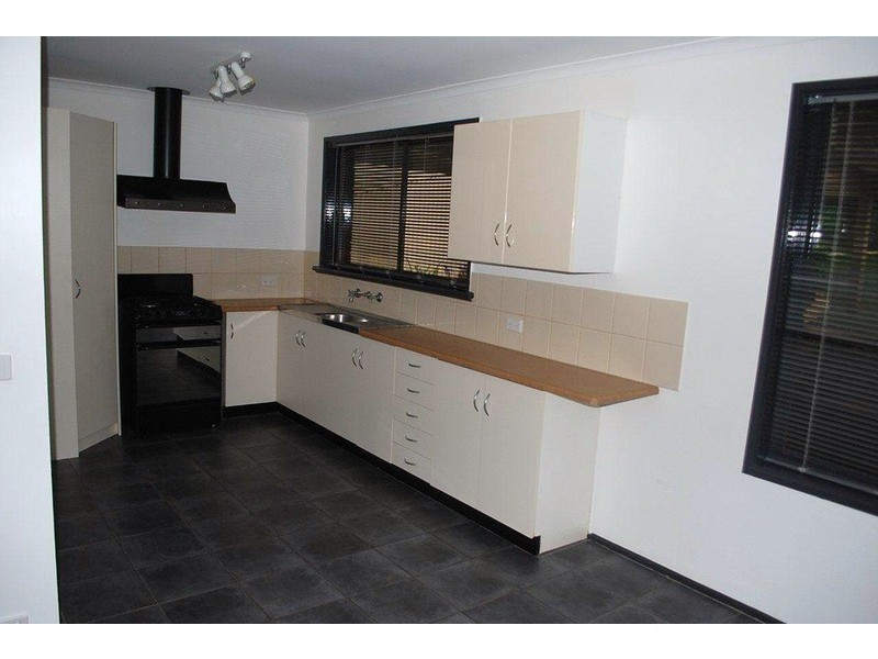 34 Heysen  Drive, Trott Park SA 5158