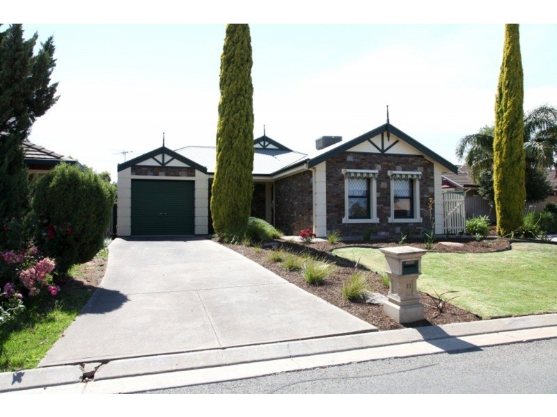 11 Yaldara Close, Woodcroft SA 5162
