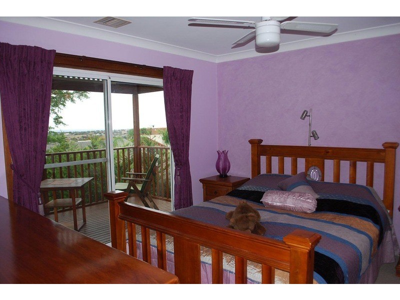 8 Darwendale  Street, Huntfield Heights SA 5163