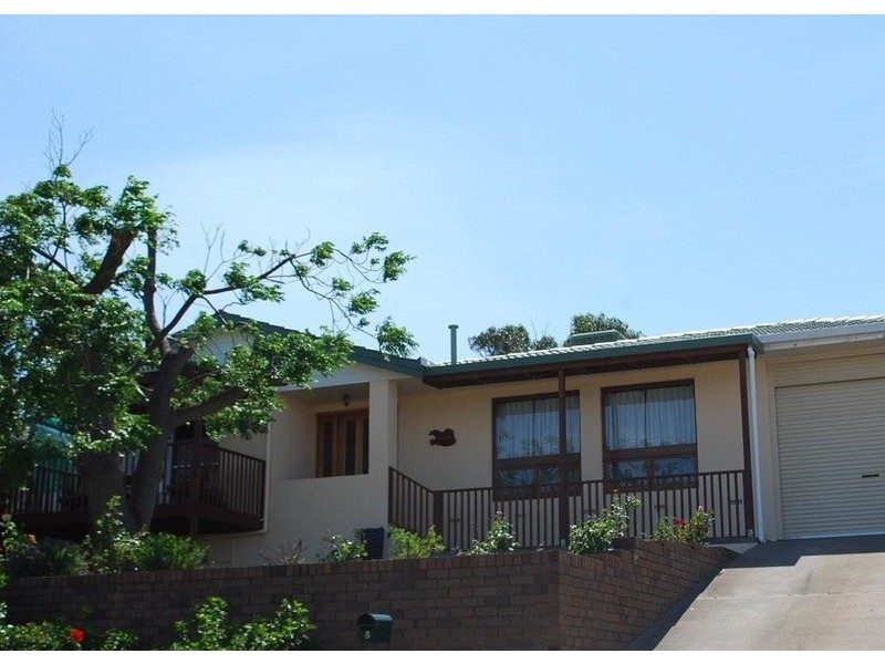 8 Darwendale  Street, Huntfield Heights SA 5163