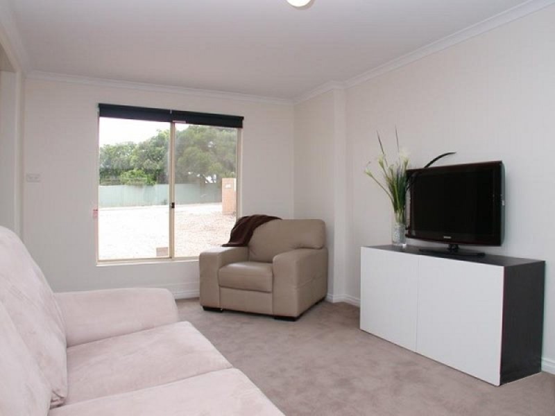 1 Scottsglade Road, Christie Downs SA 5164