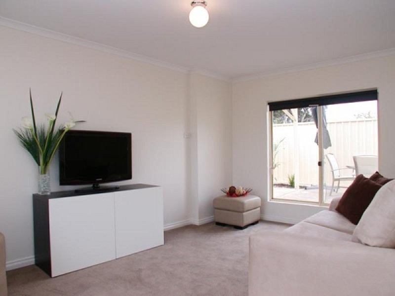 1 Scottsglade Road, Christie Downs SA 5164