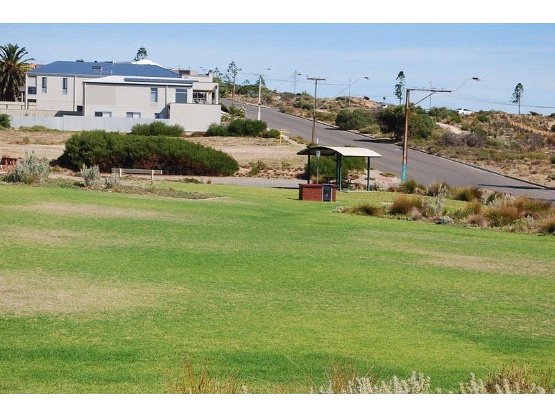 402 Esplanade, Moana SA 5169