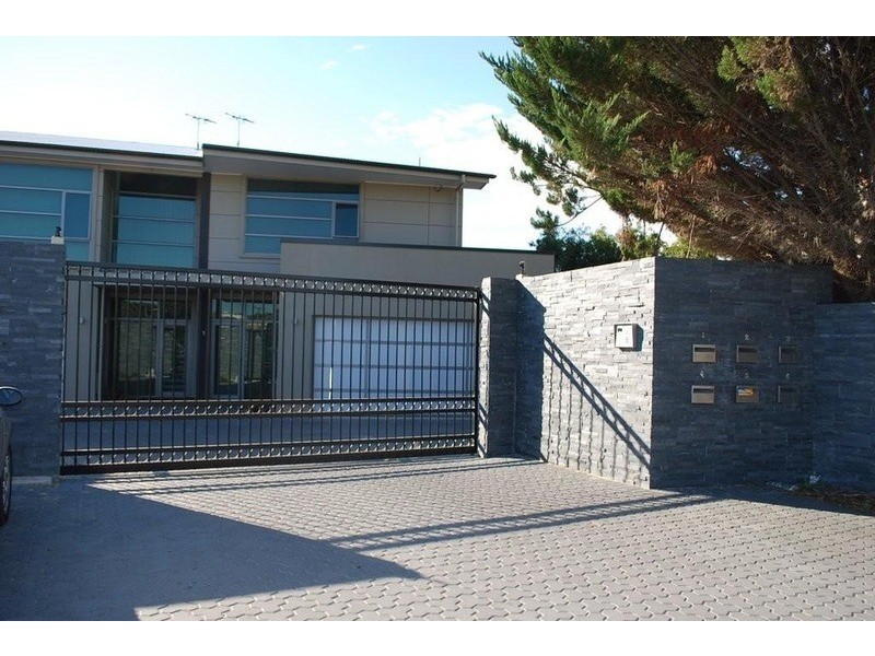 1 and 2/49-51 Macquarie Street, Moana SA 5169