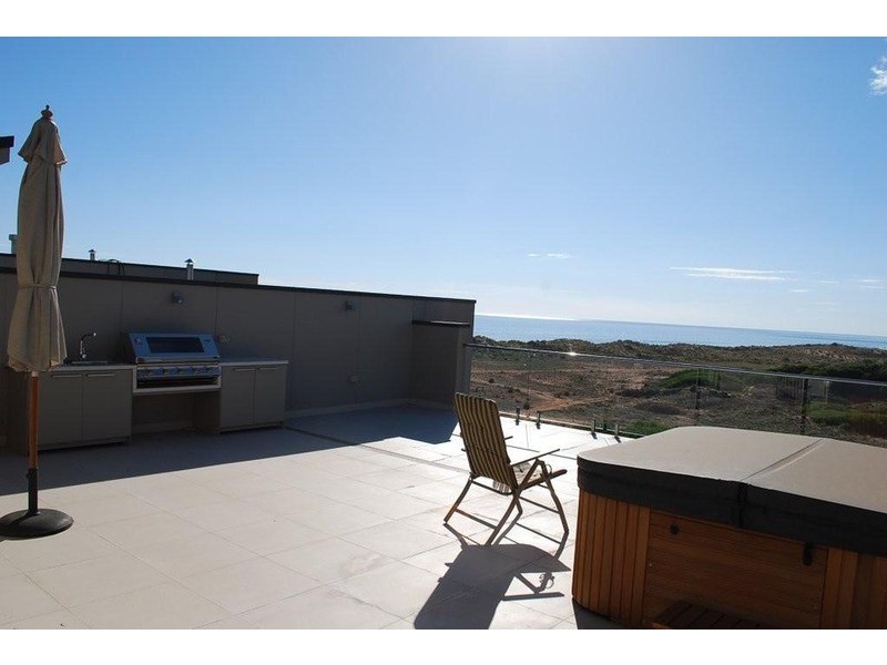 1 and 2/49-51 Macquarie Street, Moana SA 5169