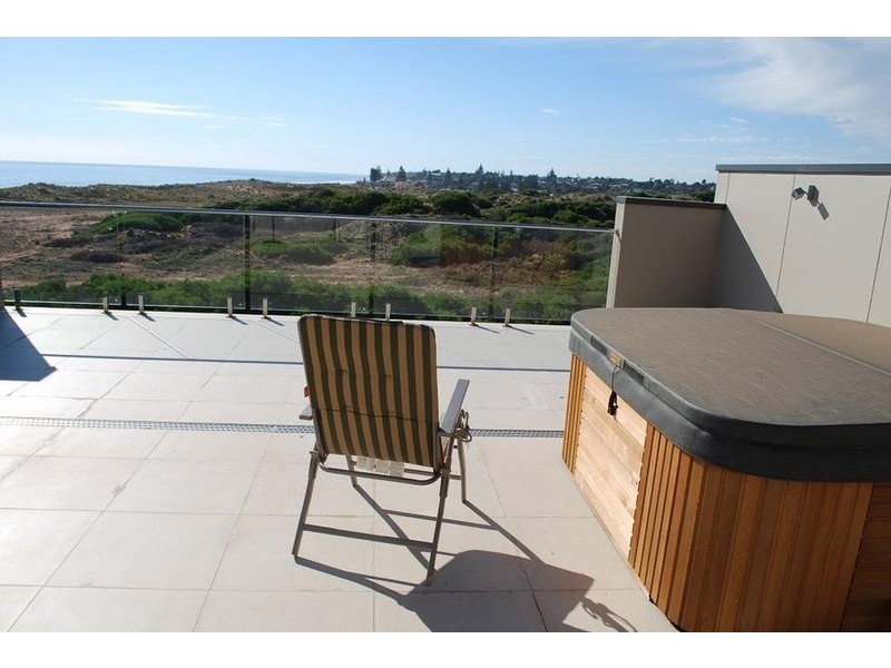 1 and 2/49-51 Macquarie Street, Moana SA 5169