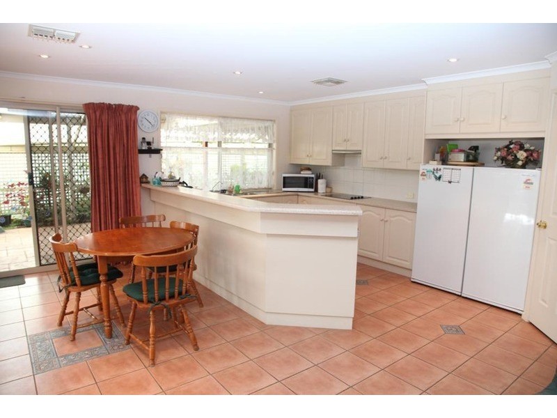 15 Coorumbena Crescent, Morphett Vale SA 5162
