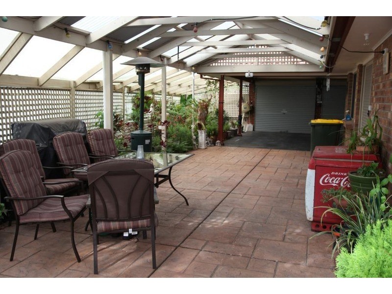 15 Coorumbena Crescent, Morphett Vale SA 5162
