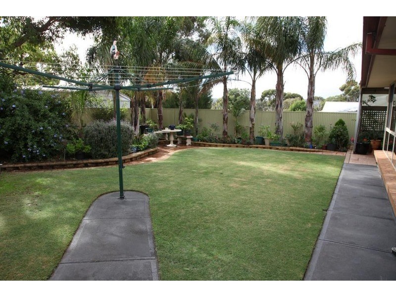15 Coorumbena Crescent, Morphett Vale SA 5162