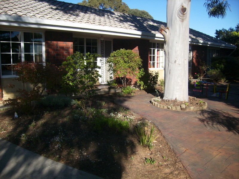 1 Gundowringa Avenue, Happy Valley SA 5159