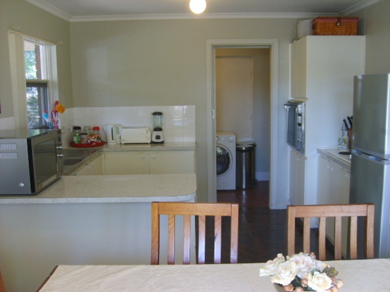 1 Gundowringa Avenue, Happy Valley SA 5159