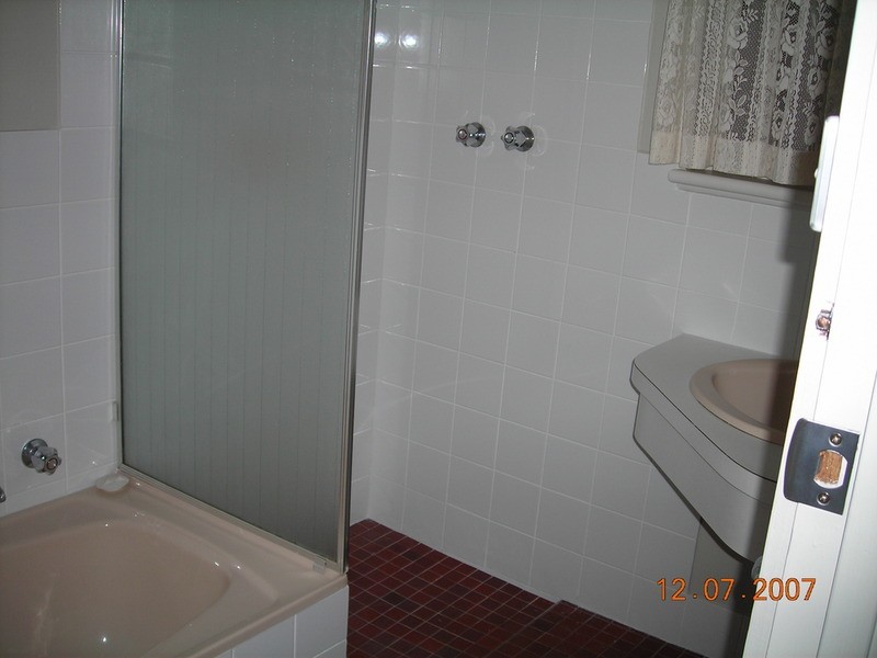 1 Gundowringa Avenue, Happy Valley SA 5159