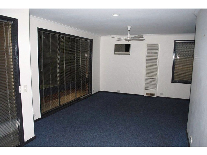 34 Heysen  Drive, Trott Park SA 5158