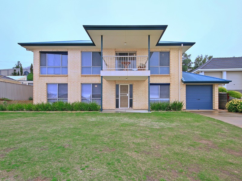 4 Sunset Court, O’sullivan Beach SA 5166